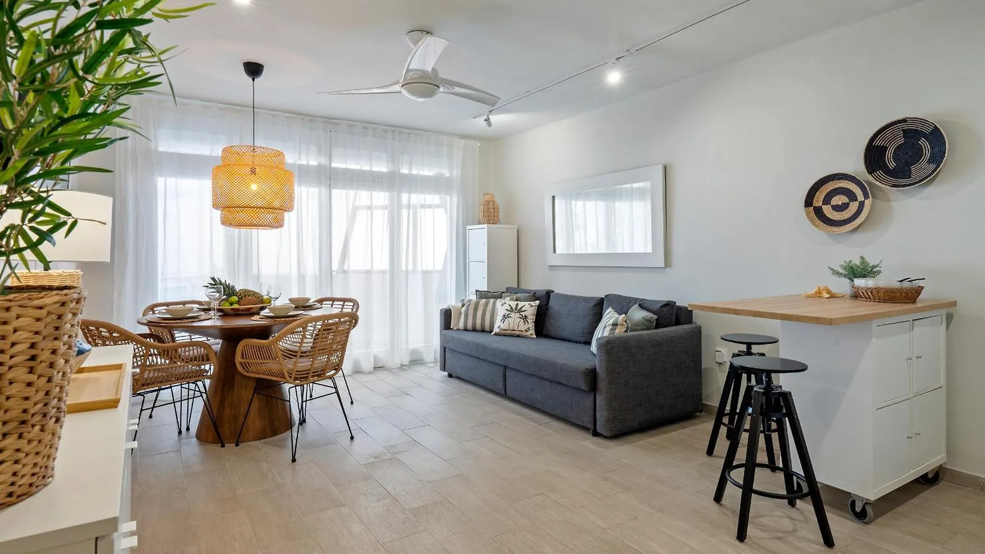 Hauzify I Apartament Sunshine Salou Spain